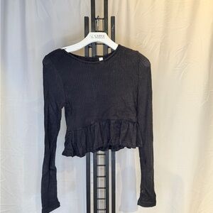 Chic‎ Black Ruffled Crop Top